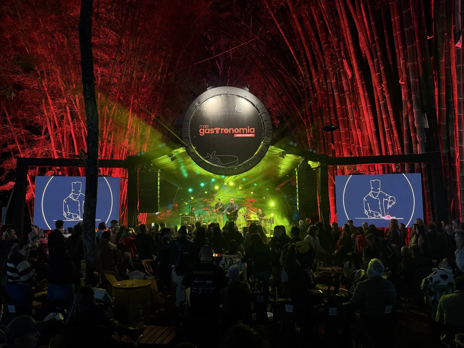 Palco com LED e iluminação no Mais Gastronomia